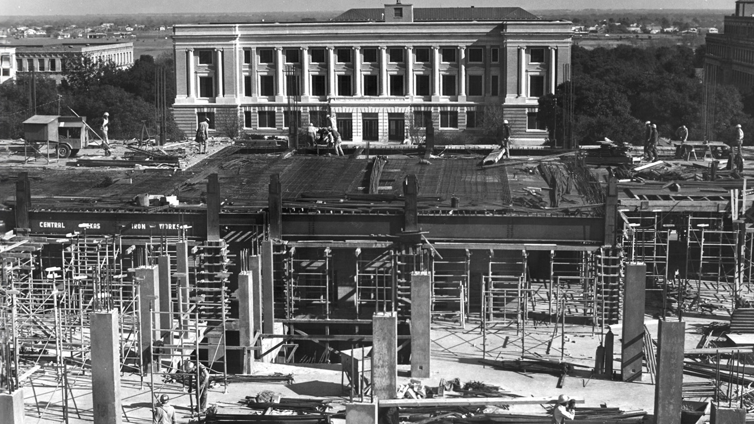 early construction of Evans Library